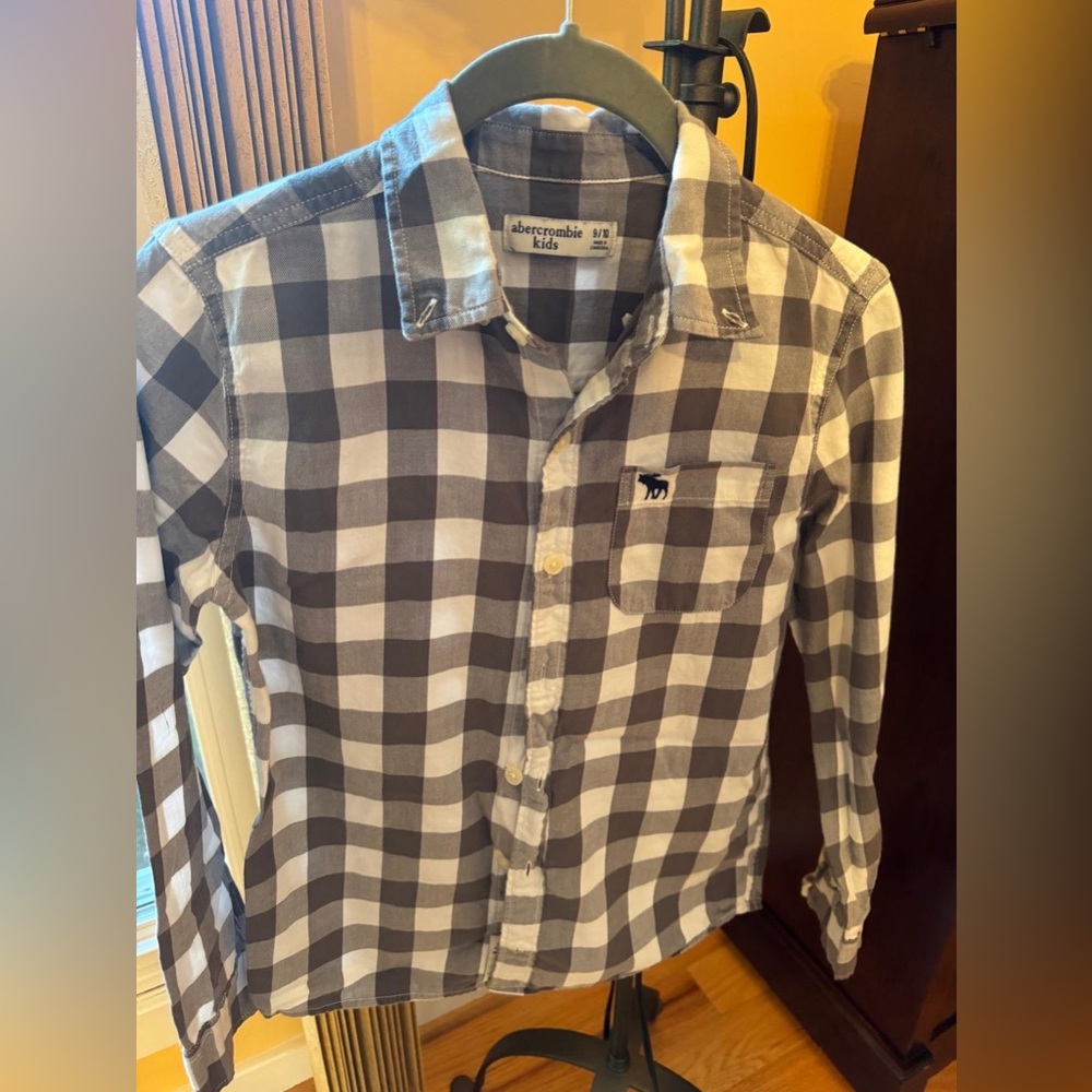 Boys long sleeve shirt Abercrombie size 9-10.